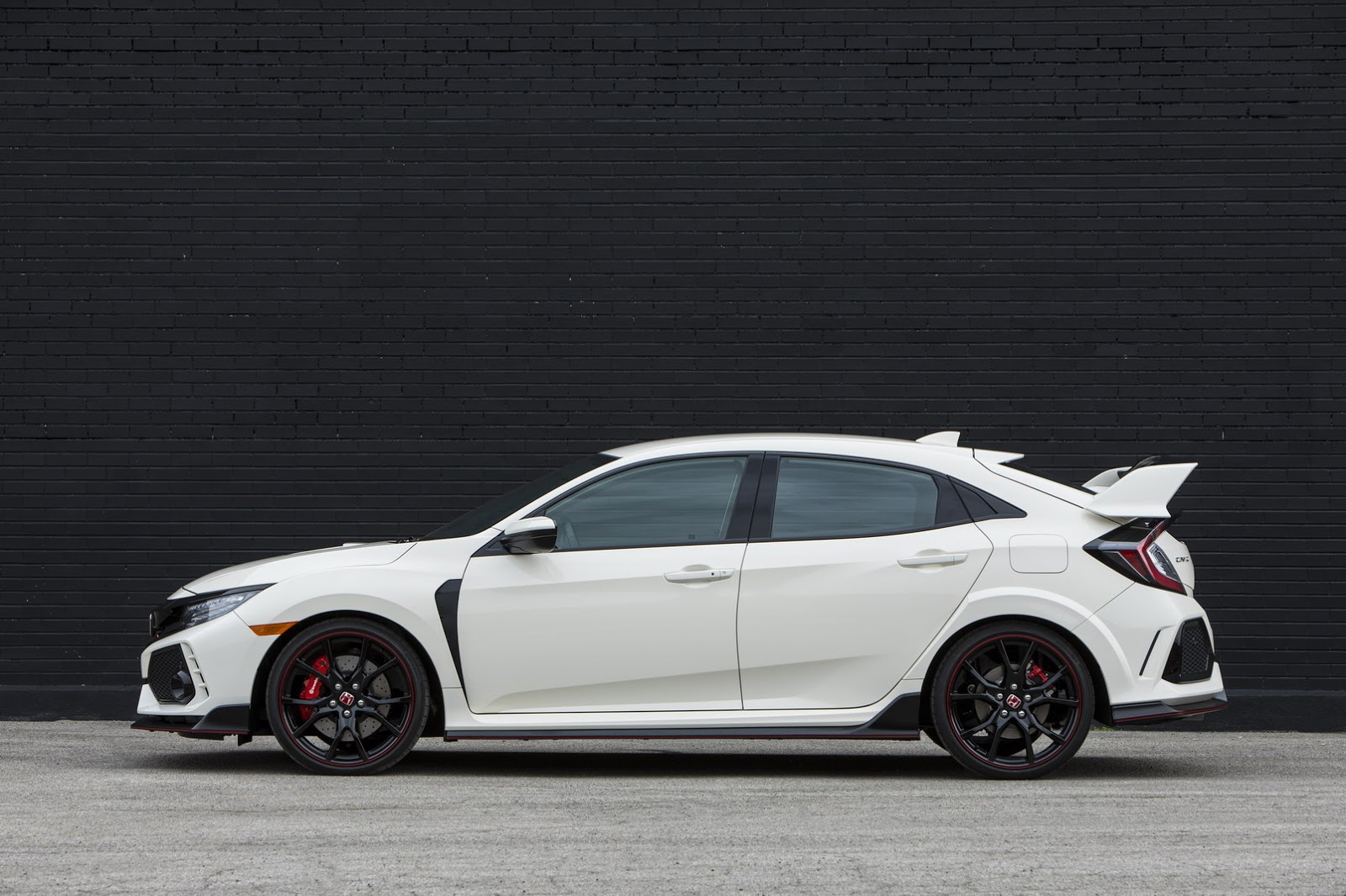 2017_Honda_Civic_Type_R_25