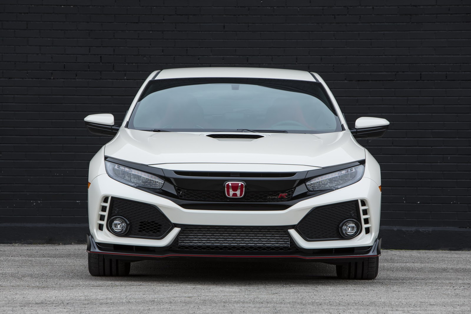 2017_Honda_Civic_Type_R_26