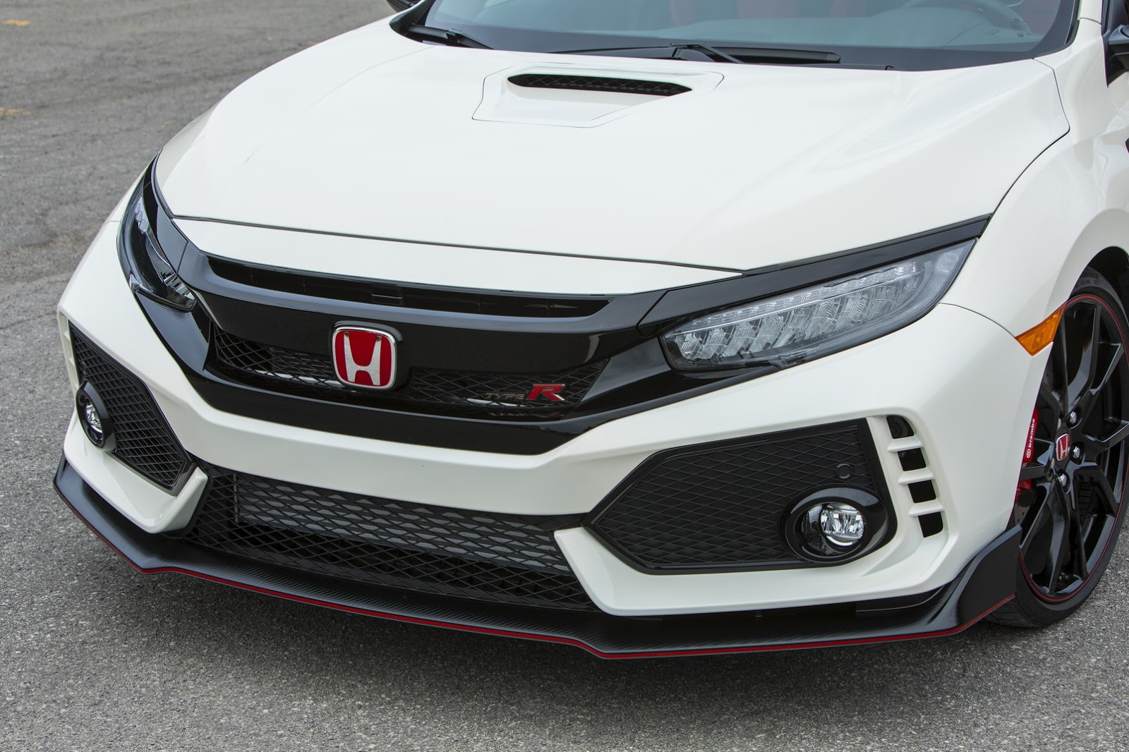 2017_Honda_Civic_Type_R_29