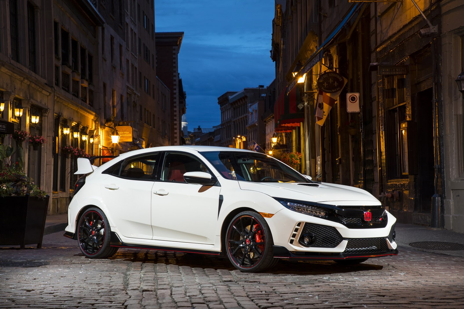 2017_Honda_Civic_Type_R_34