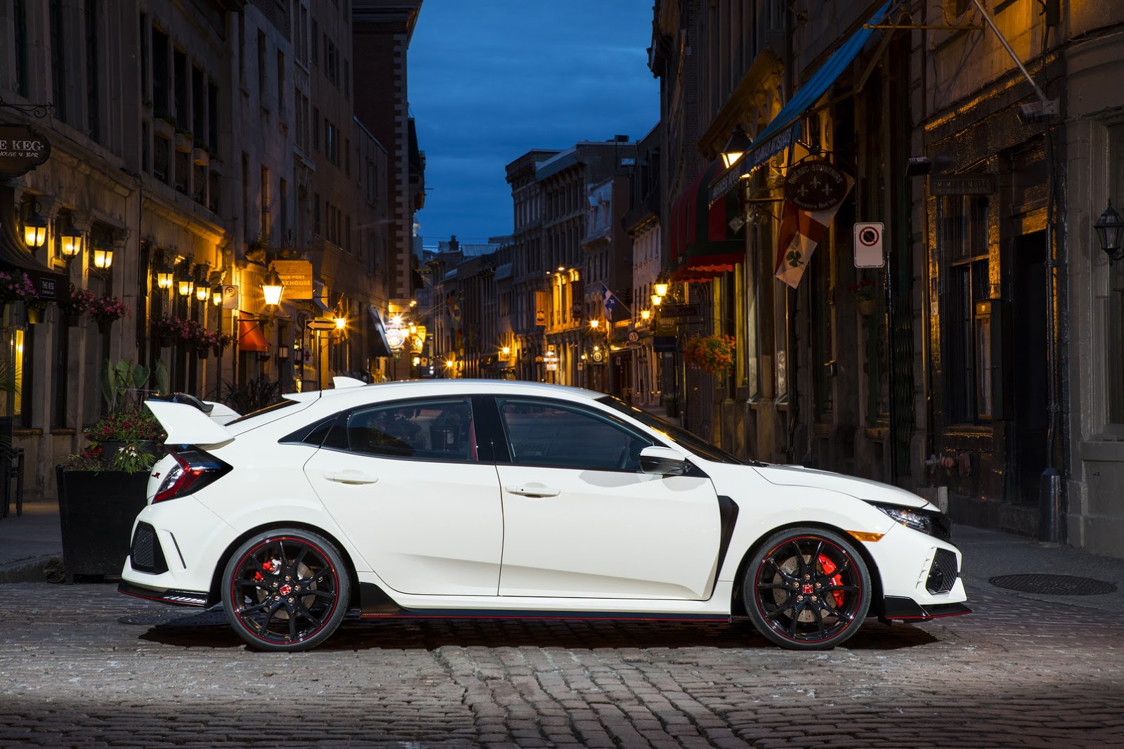 2017_Honda_Civic_Type_R_35