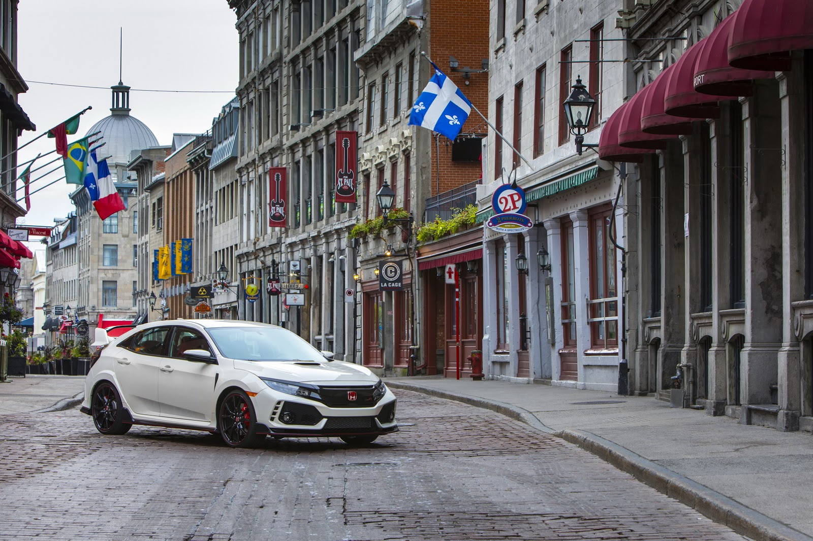2017_Honda_Civic_Type_R_37