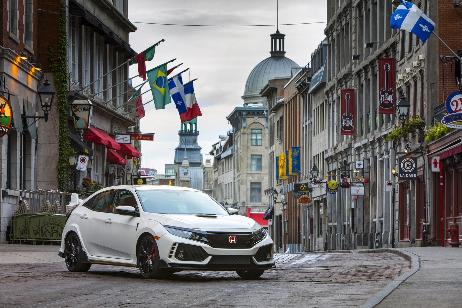 2017_Honda_Civic_Type_R_38