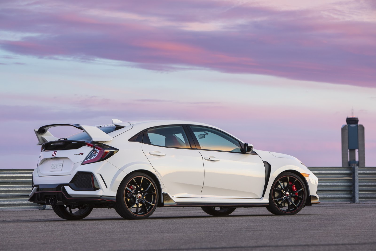 2017_Honda_Civic_Type_R_39
