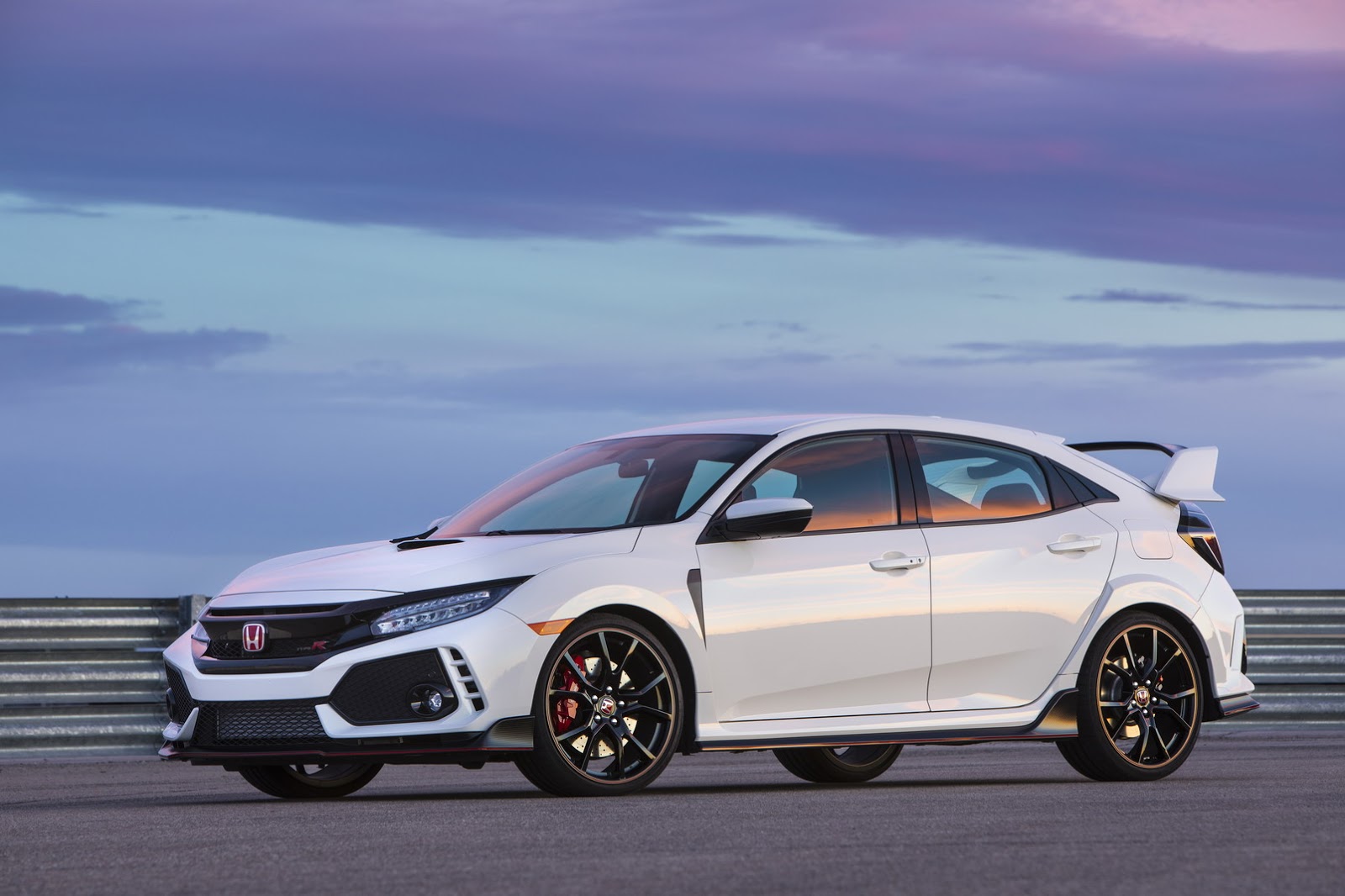 2017_Honda_Civic_Type_R_41