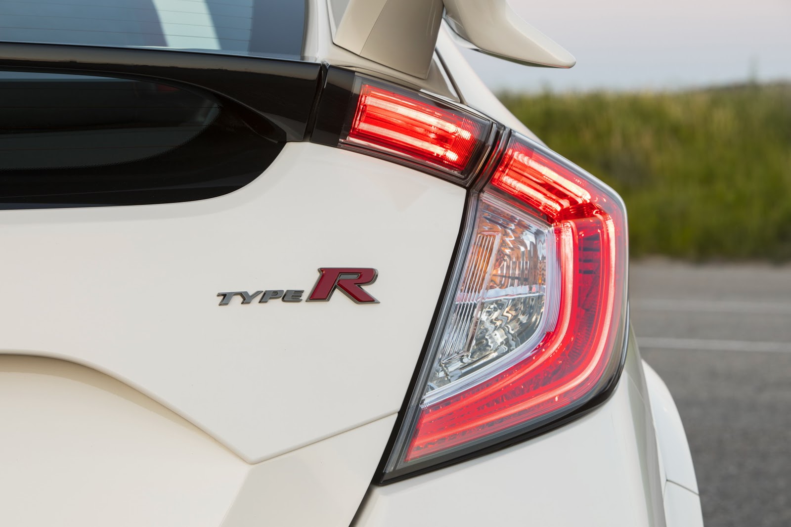 2017_Honda_Civic_Type_R_47