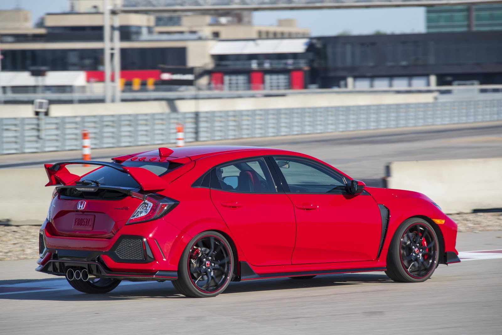 2017_Honda_Civic_Type_R_56