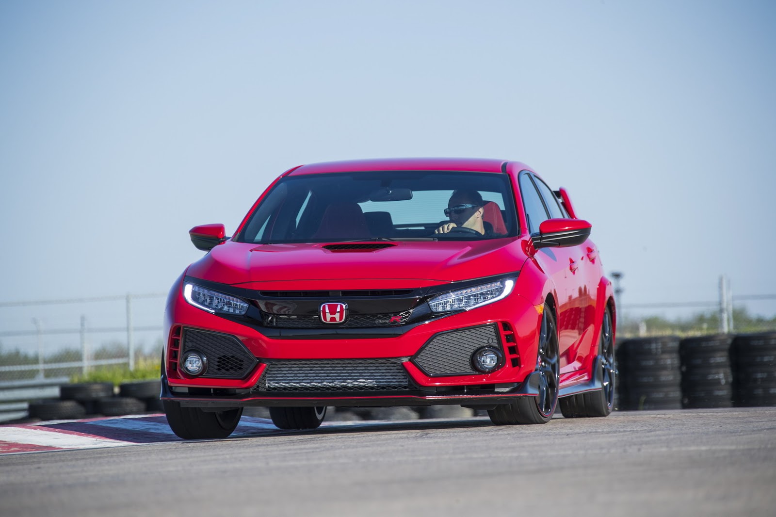 2017_Honda_Civic_Type_R_57