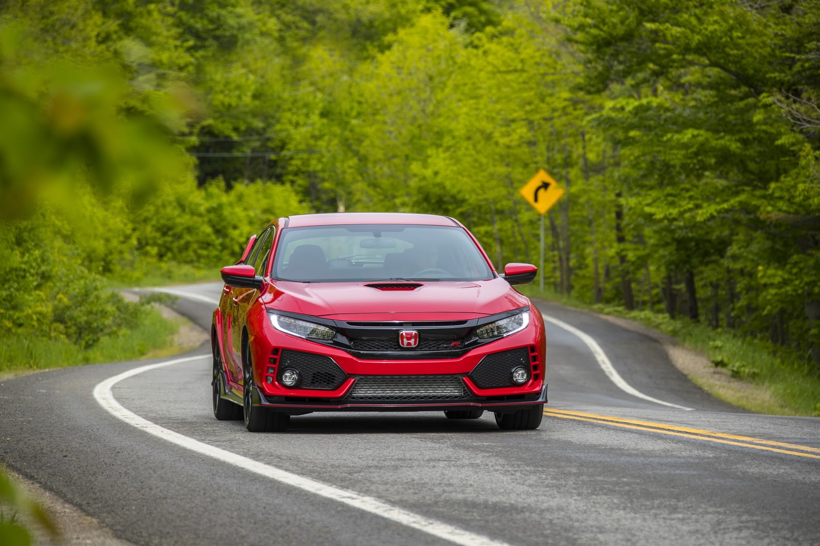2017_Honda_Civic_Type_R_61