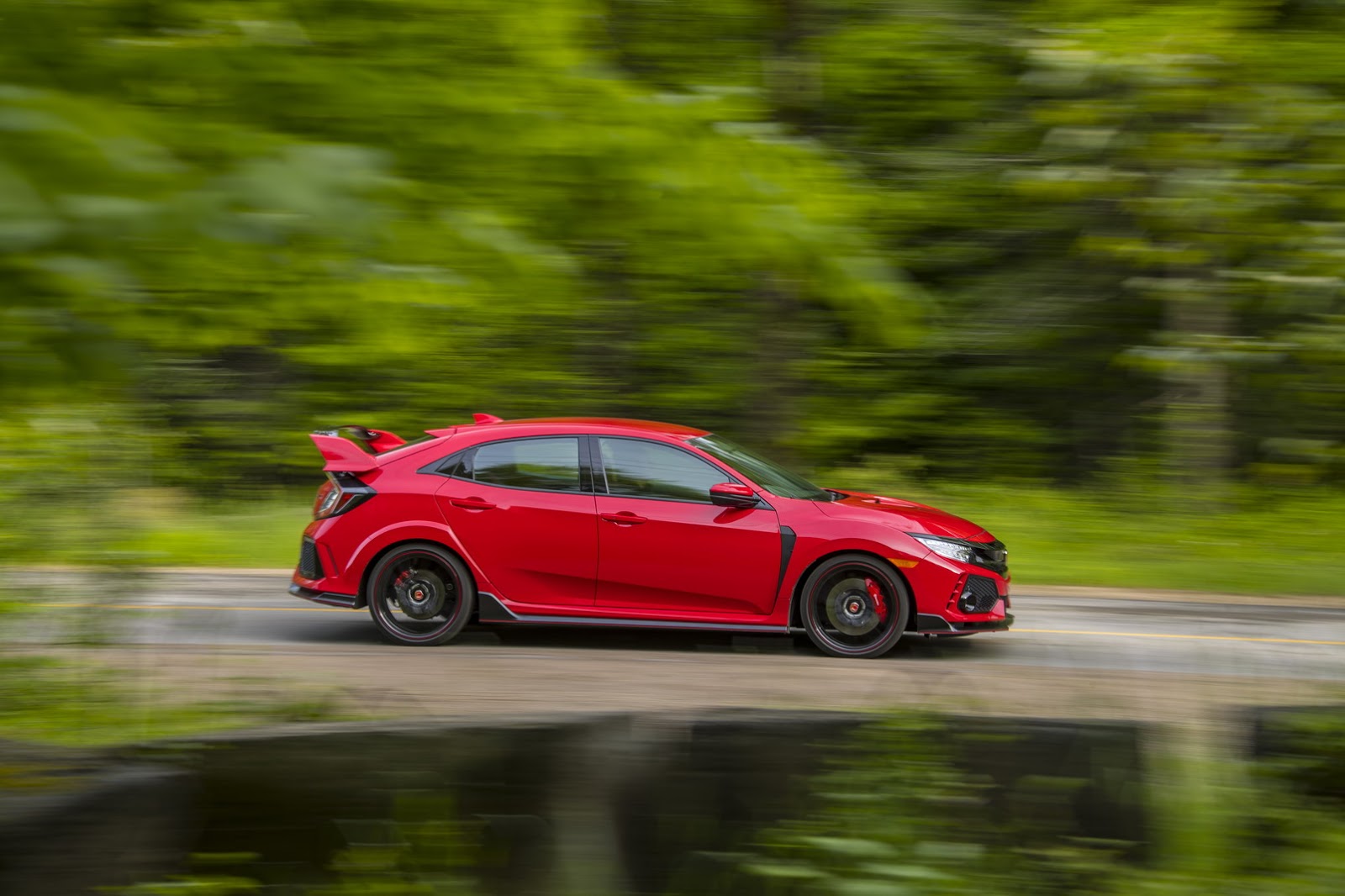 2017_Honda_Civic_Type_R_64