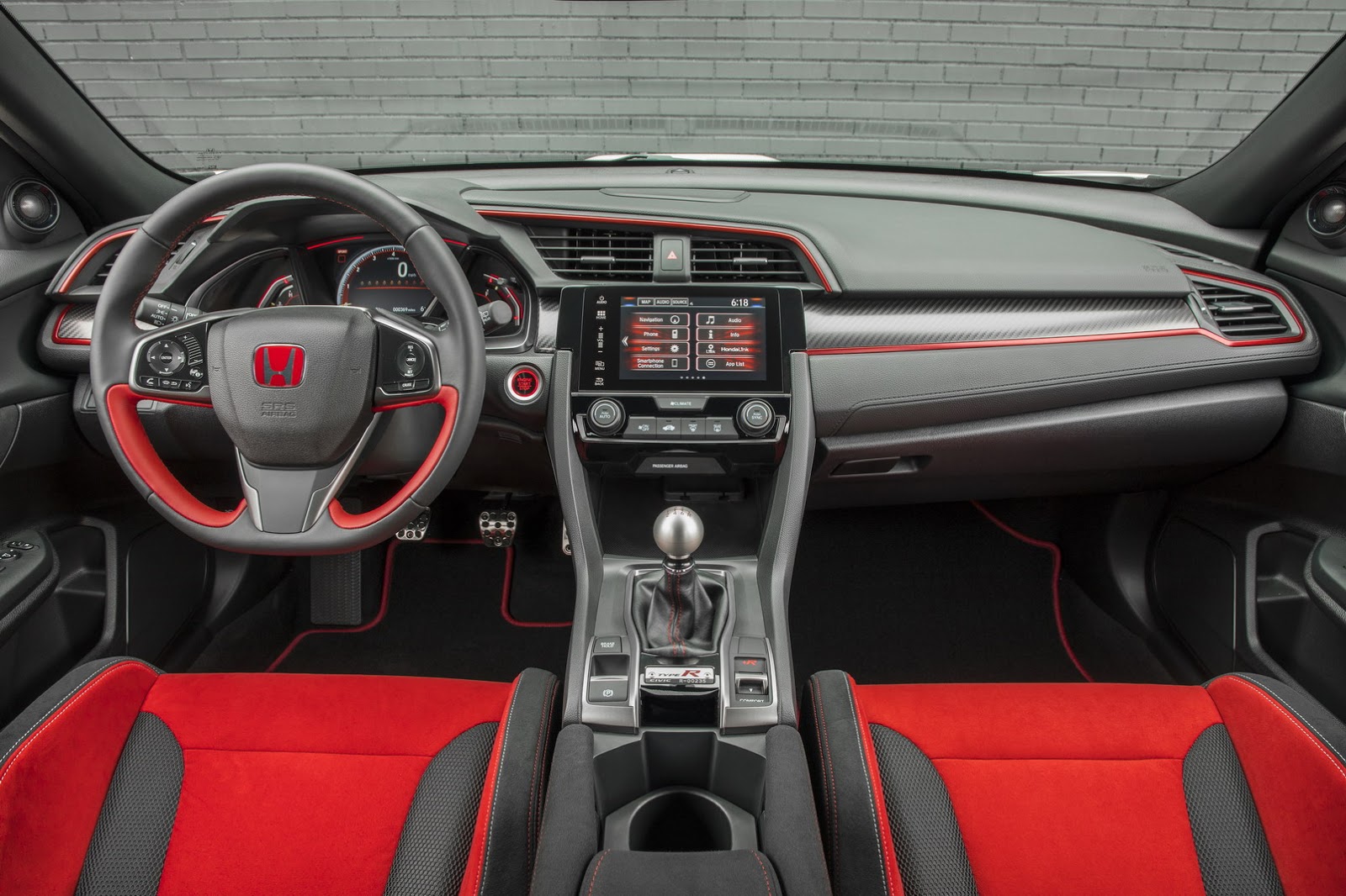 2017_Honda_Civic_Type_R_75