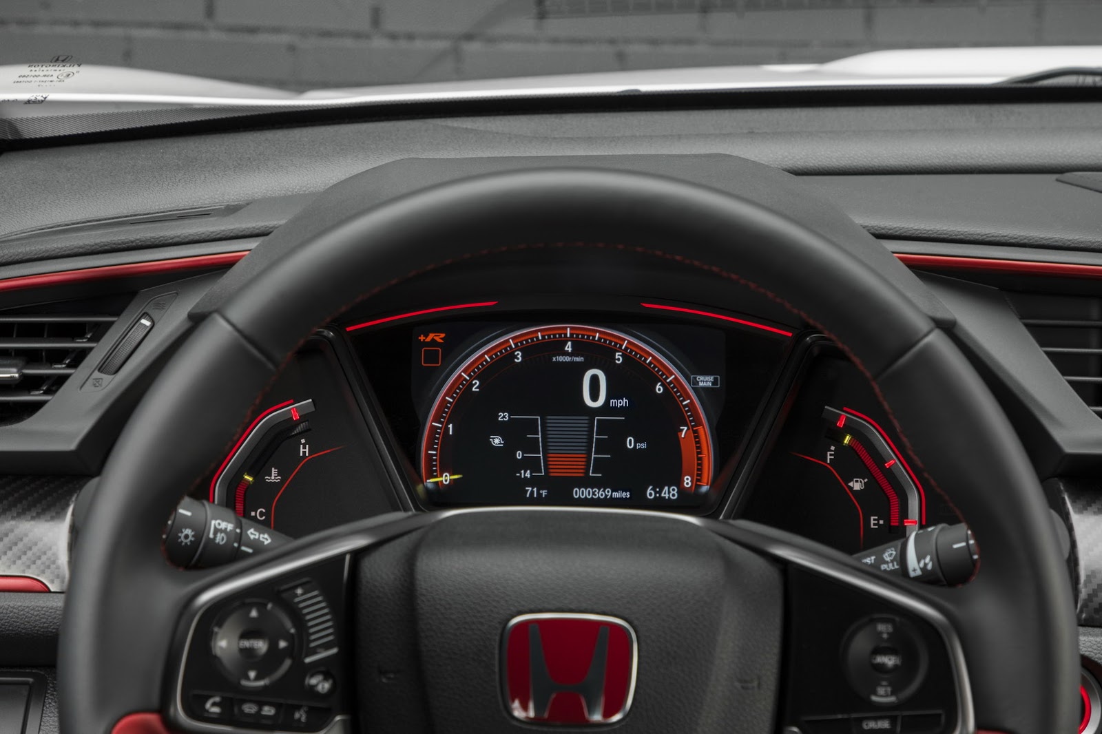 2017_Honda_Civic_Type_R_81