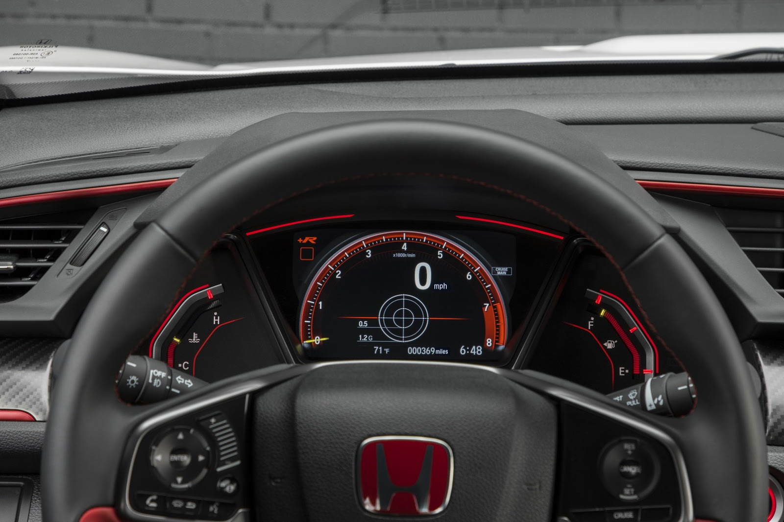 2017_Honda_Civic_Type_R_82