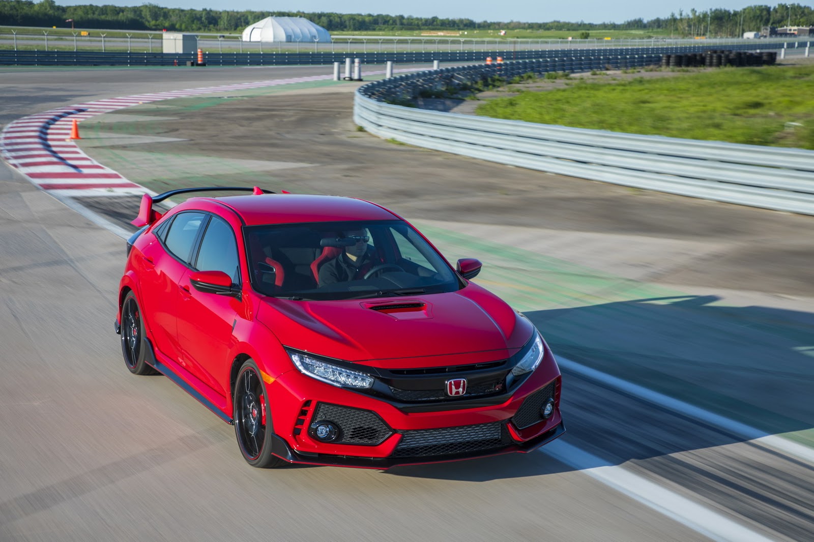 2017_Honda_Civic_Type_R_86