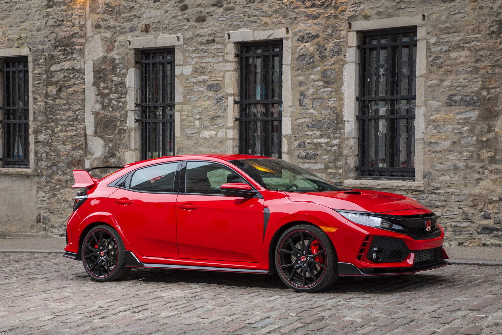 2017_Honda_Civic_Type_R_87