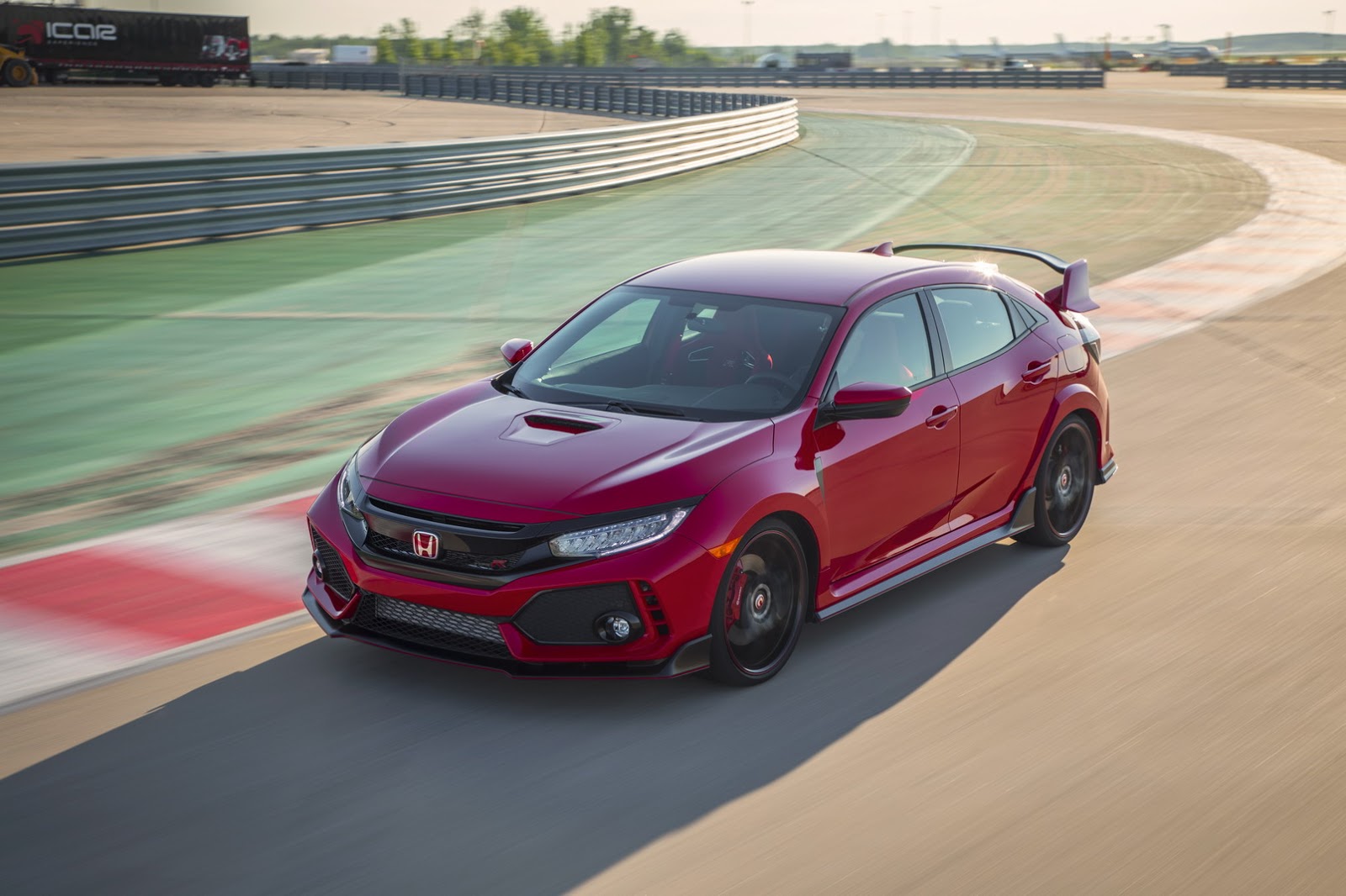 2017_Honda_Civic_Type_R_88