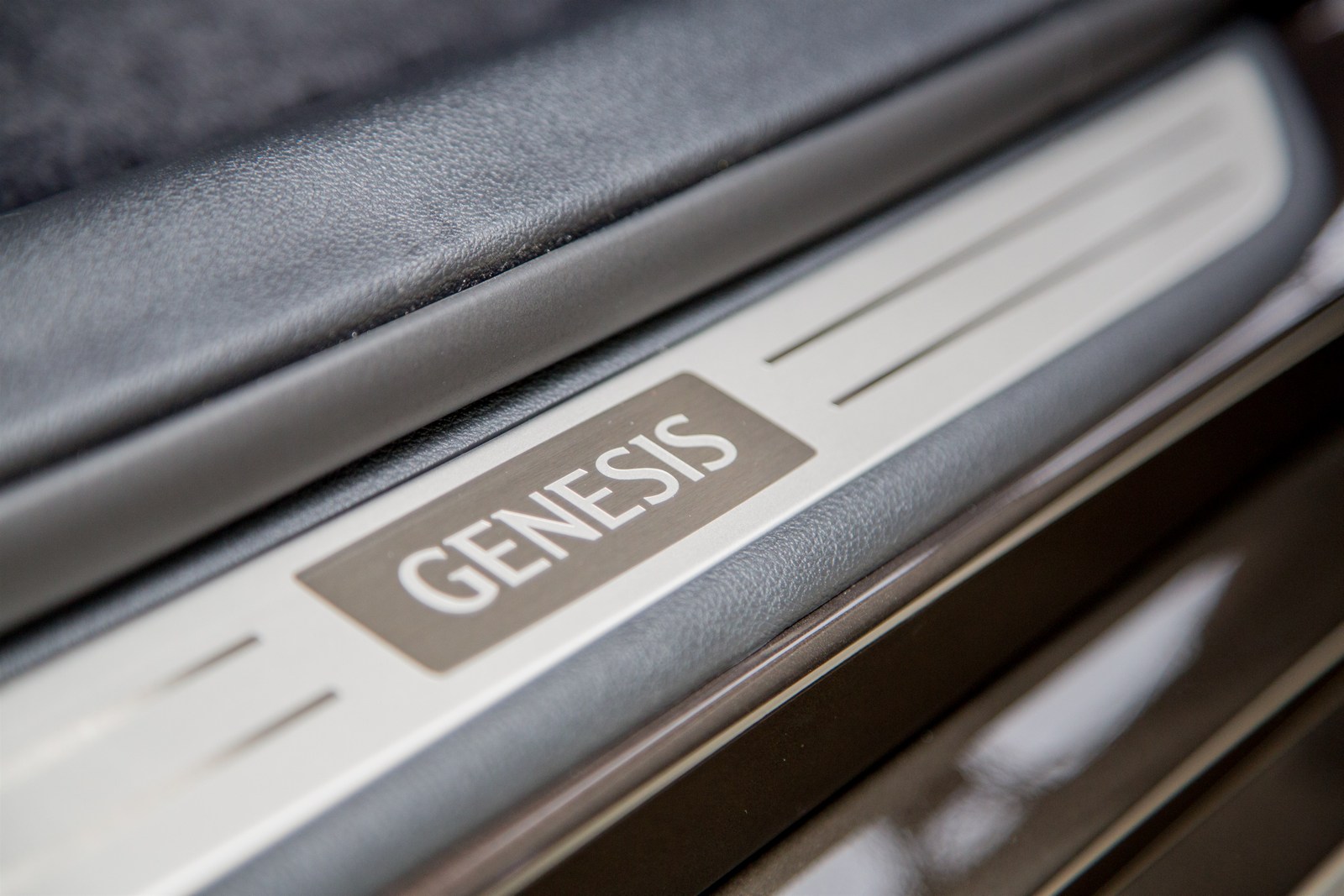 2017 Genesis G90