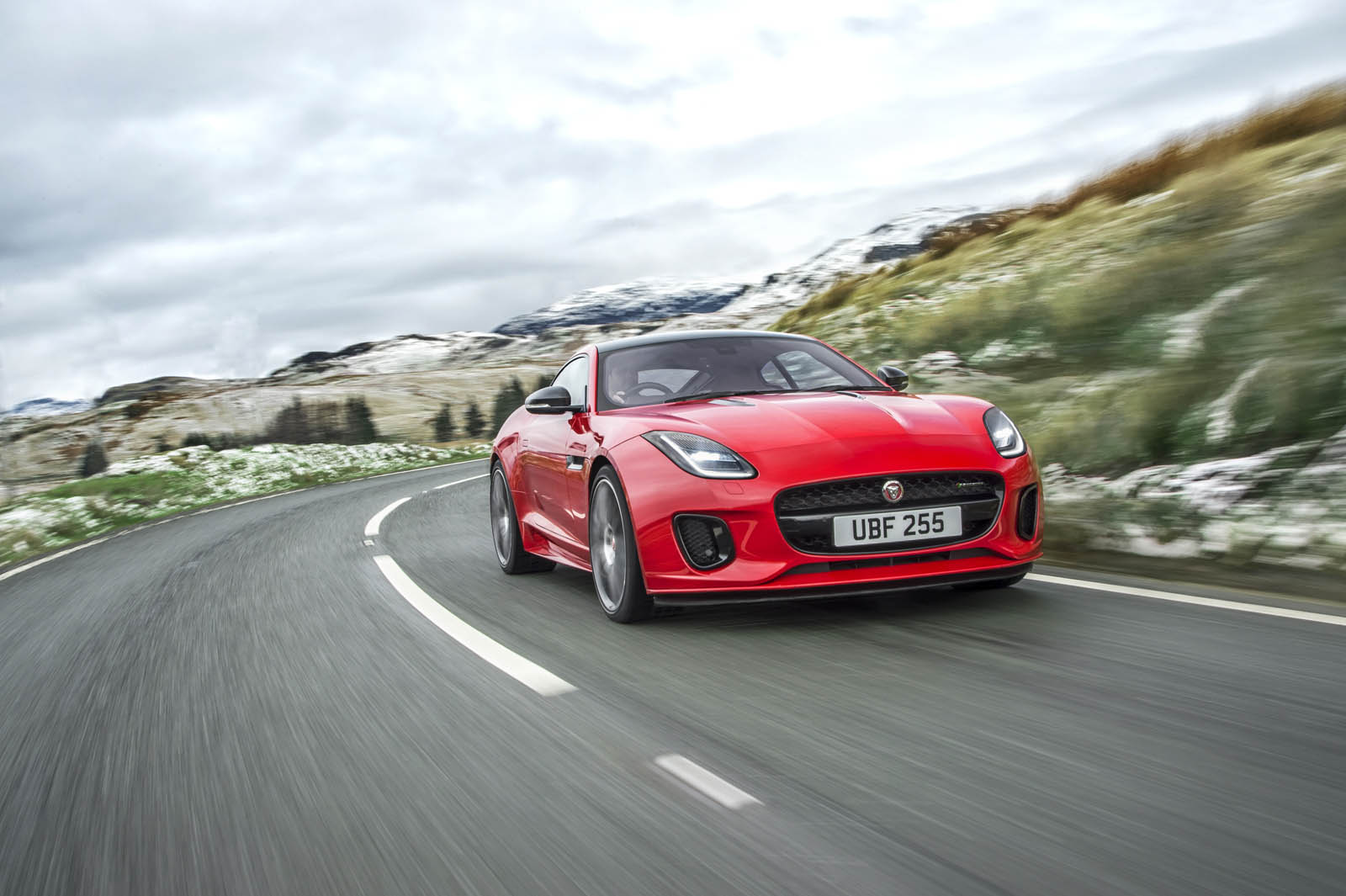 2-liter_Jaguar_F-Type_ 03