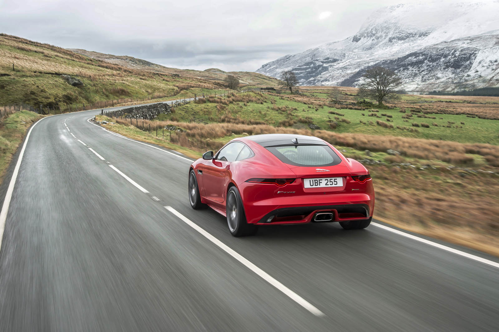 2-liter_Jaguar_F-Type_ 04