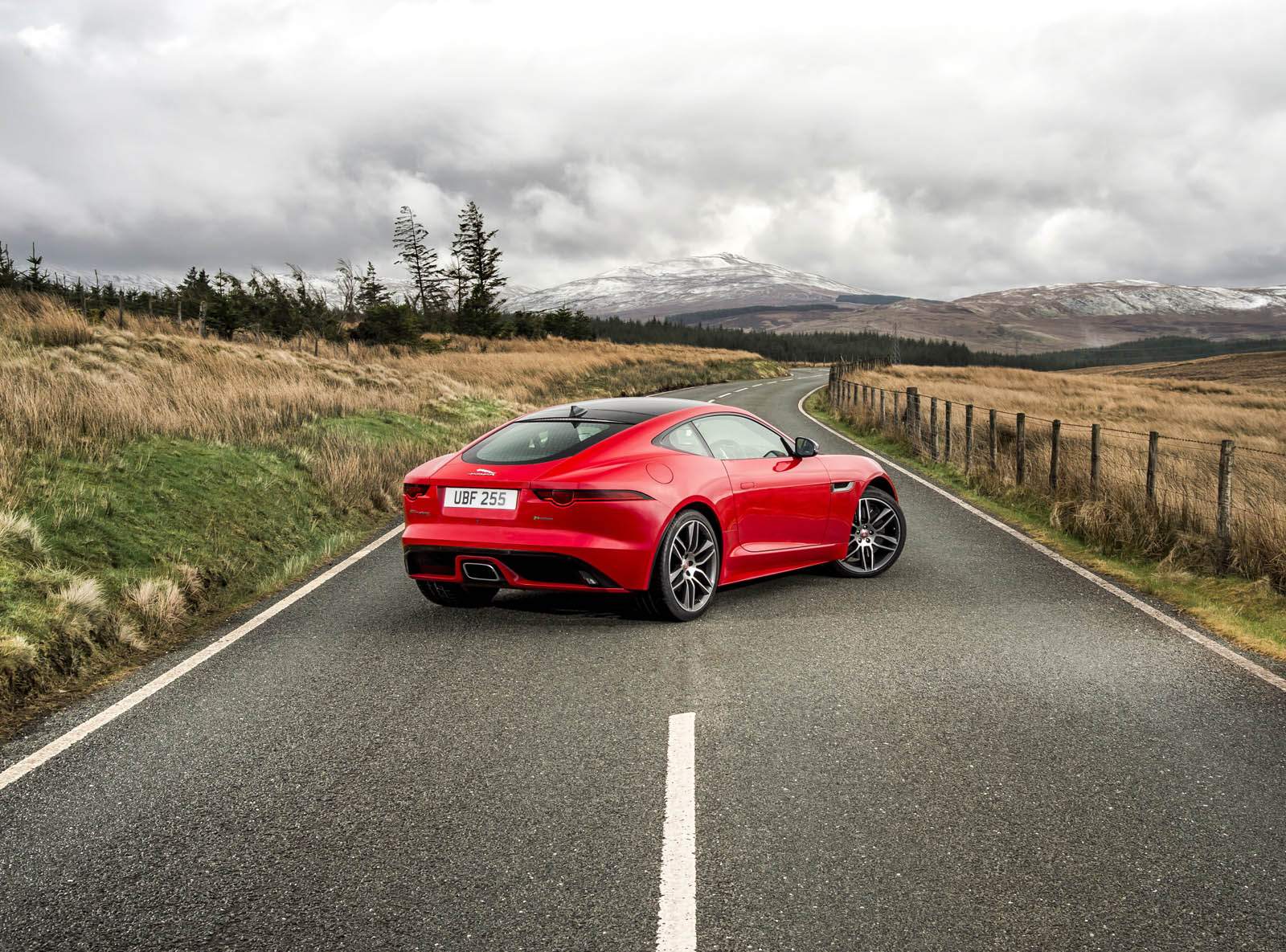 2-liter_Jaguar_F-Type_ 06