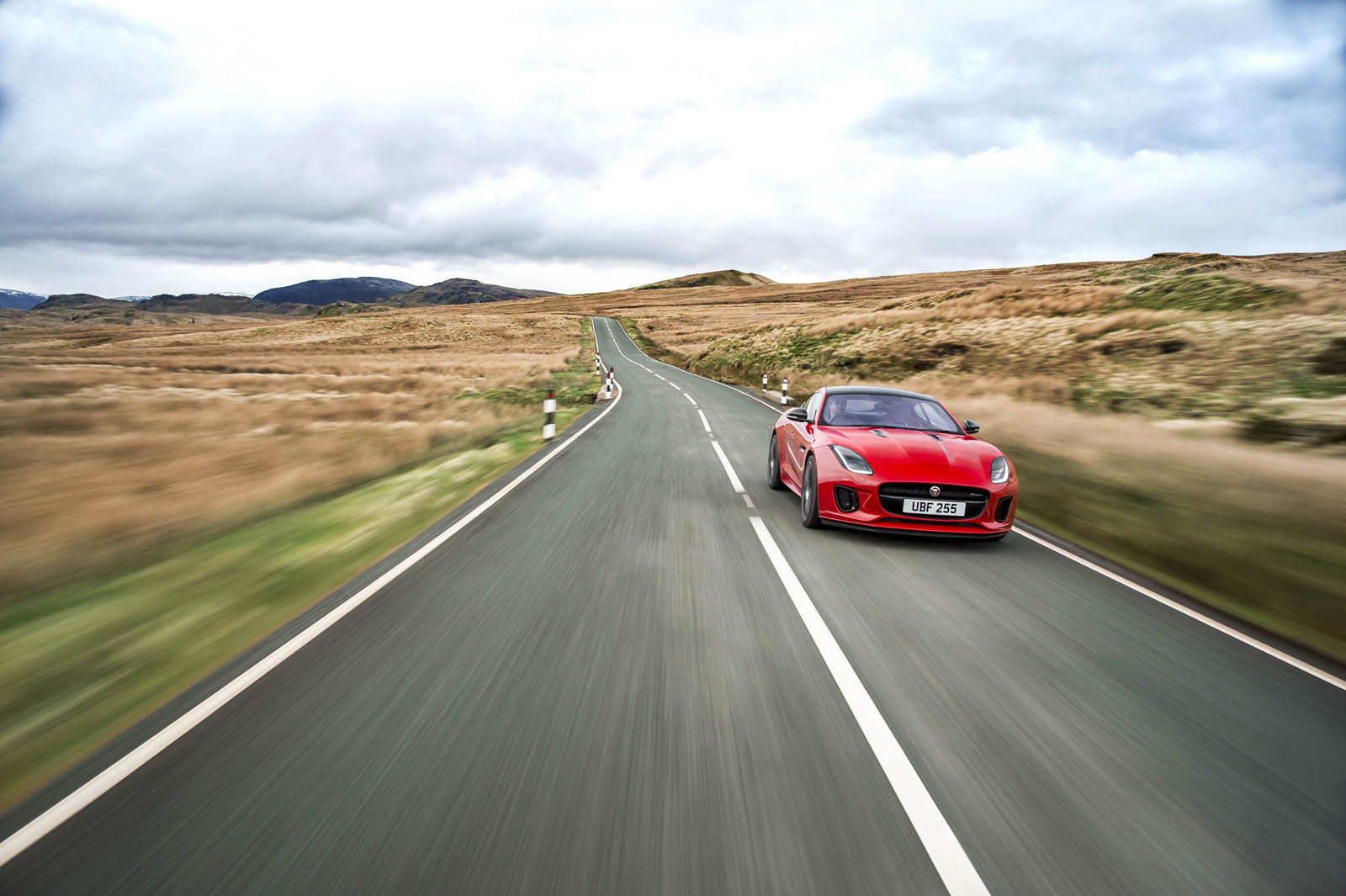 2-liter_Jaguar_F-Type_ 07