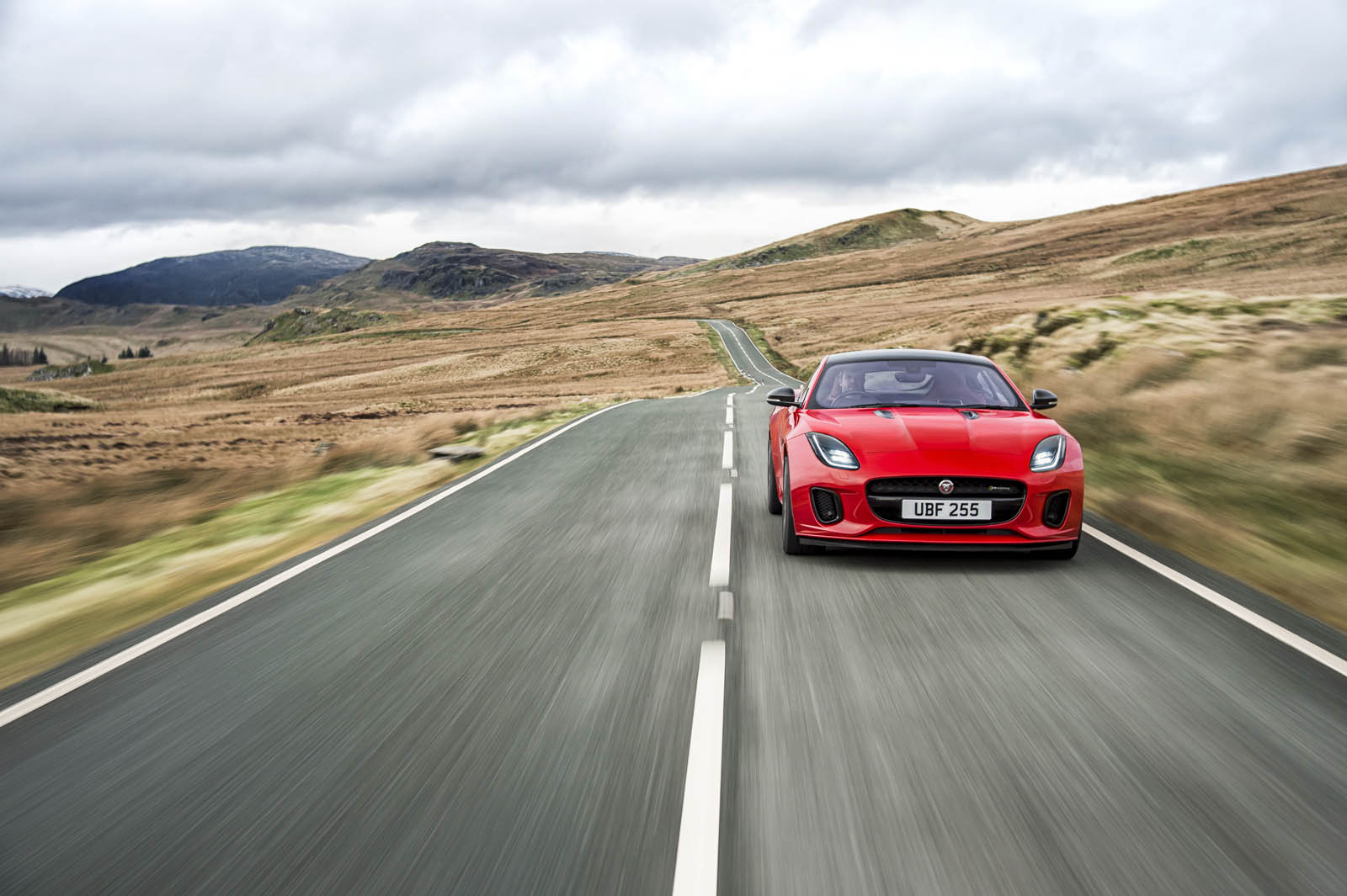 2-liter_Jaguar_F-Type_ 08