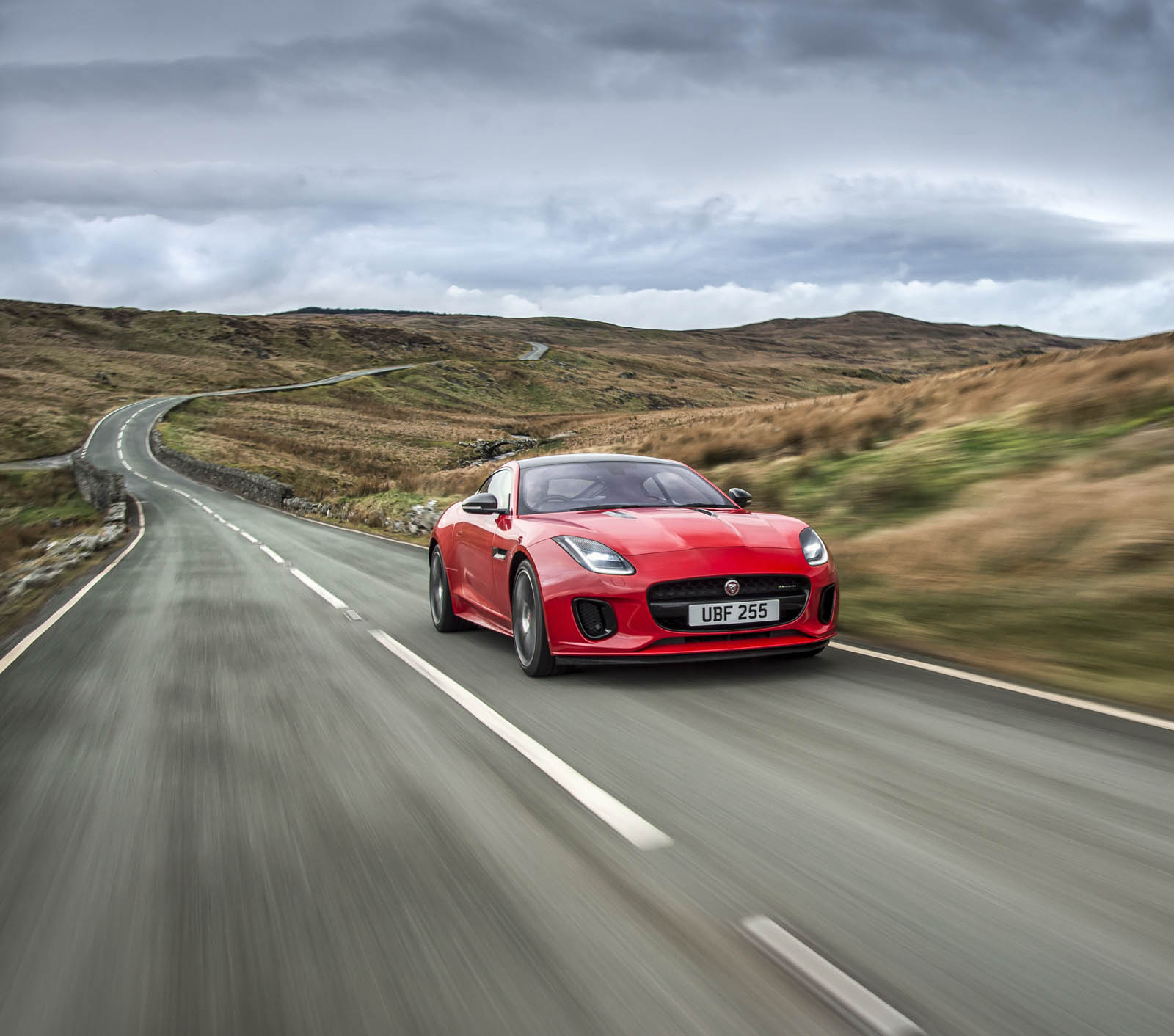 2-liter_Jaguar_F-Type_ 10