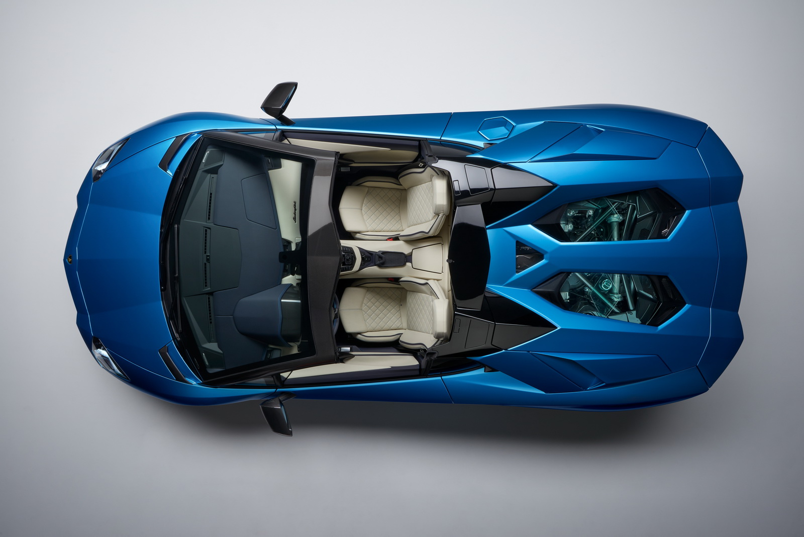 2018_Lamborghini_Aventador_S_Roadster_10