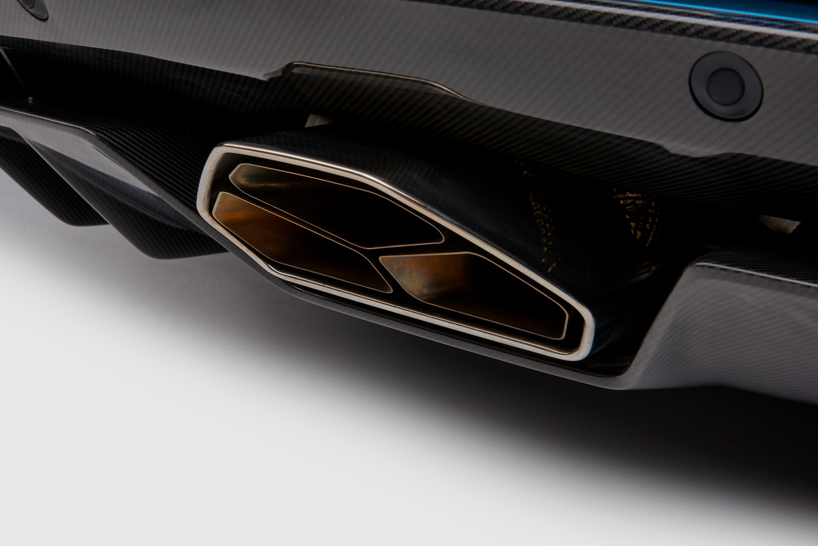 2018_Lamborghini_Aventador_S_Roadster_14