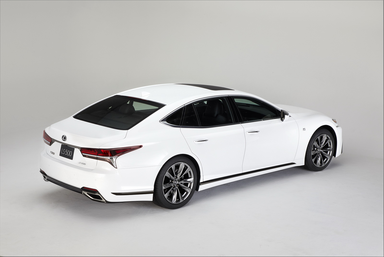 2018_Lexus_LS_500_F_Sport_17