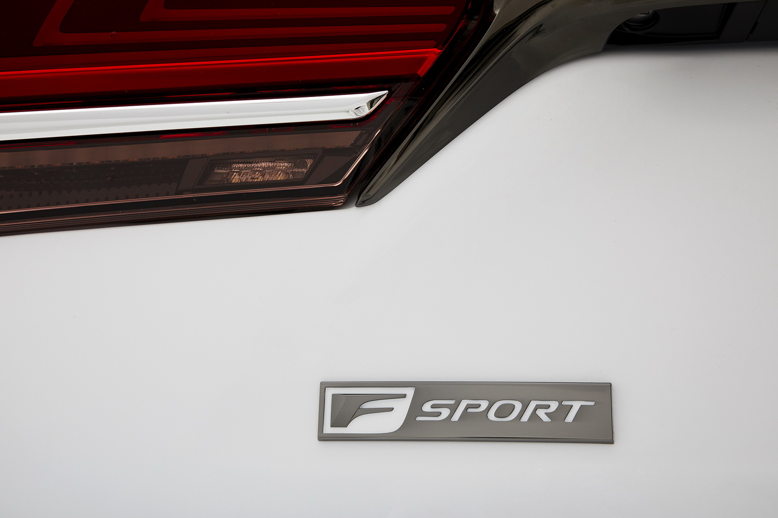 2018_Lexus_LS_500_F_Sport_23