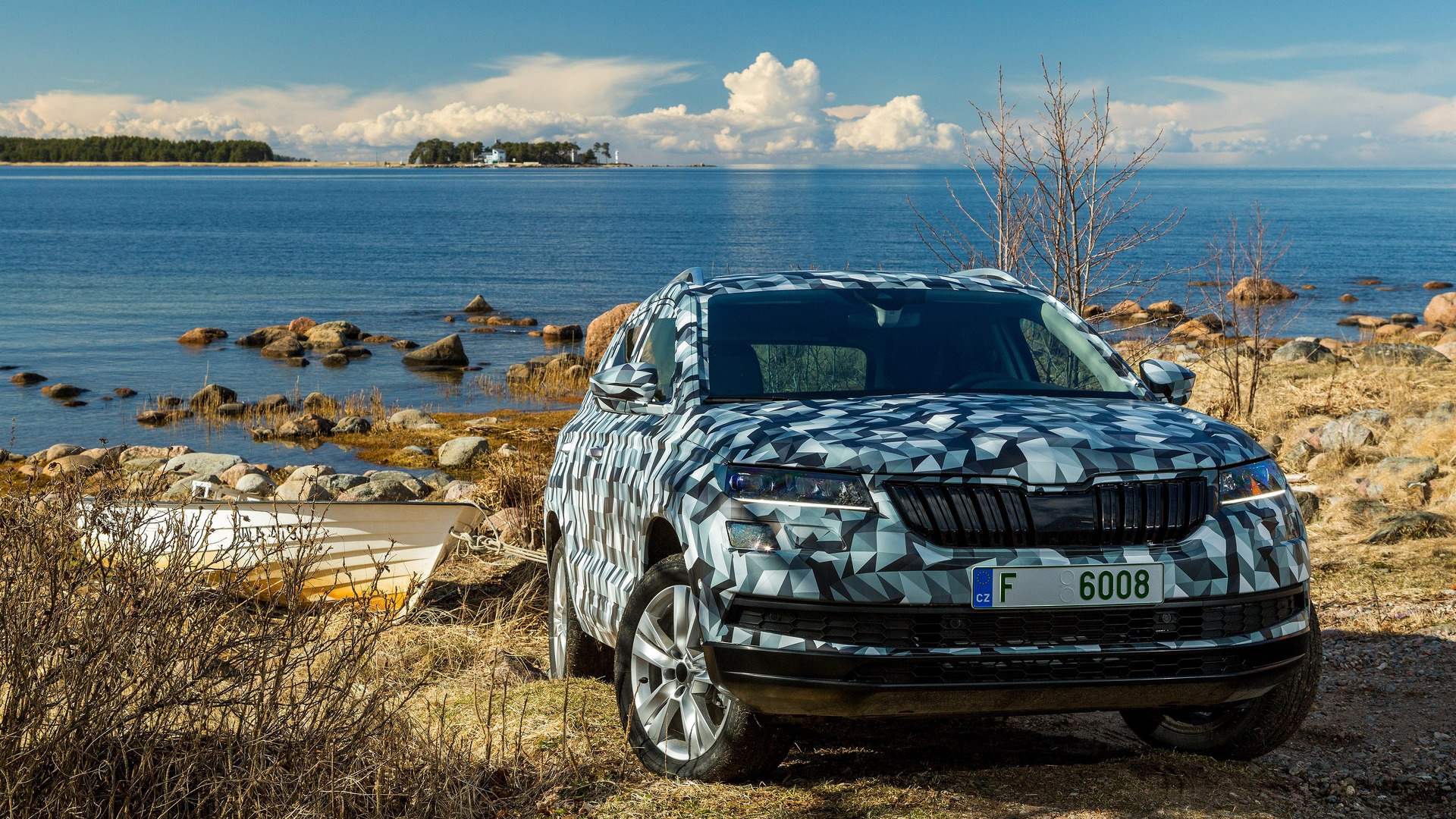 2018_Skoda_Karoq_camouflaged_prototype_19