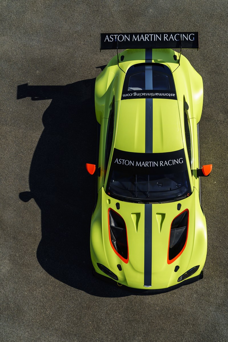 Aston_Martin_Vantage_GTE_08