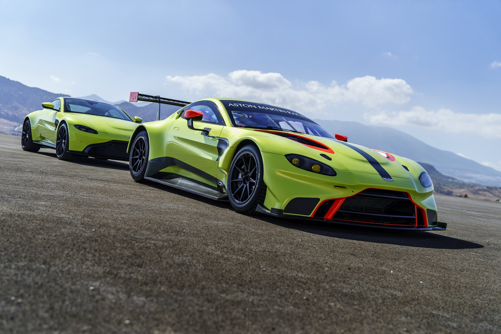 Aston_Martin_Vantage_GTE_14