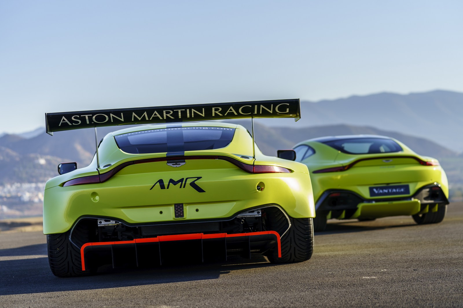 Aston_Martin_Vantage_GTE_16