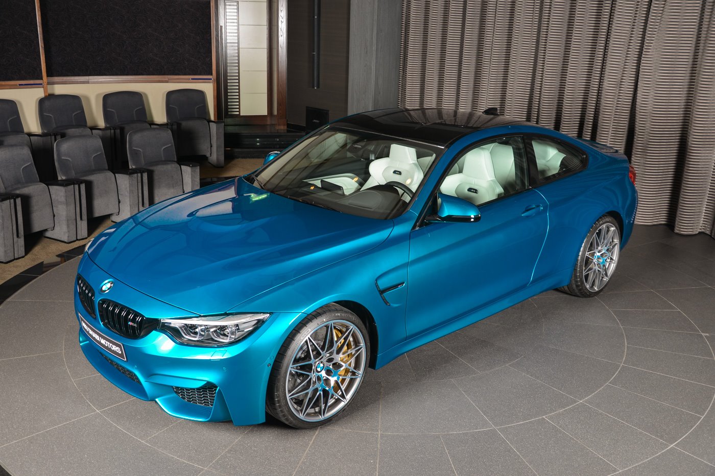 BMW_M4_Competition_Pack_Atlantis_blue_04