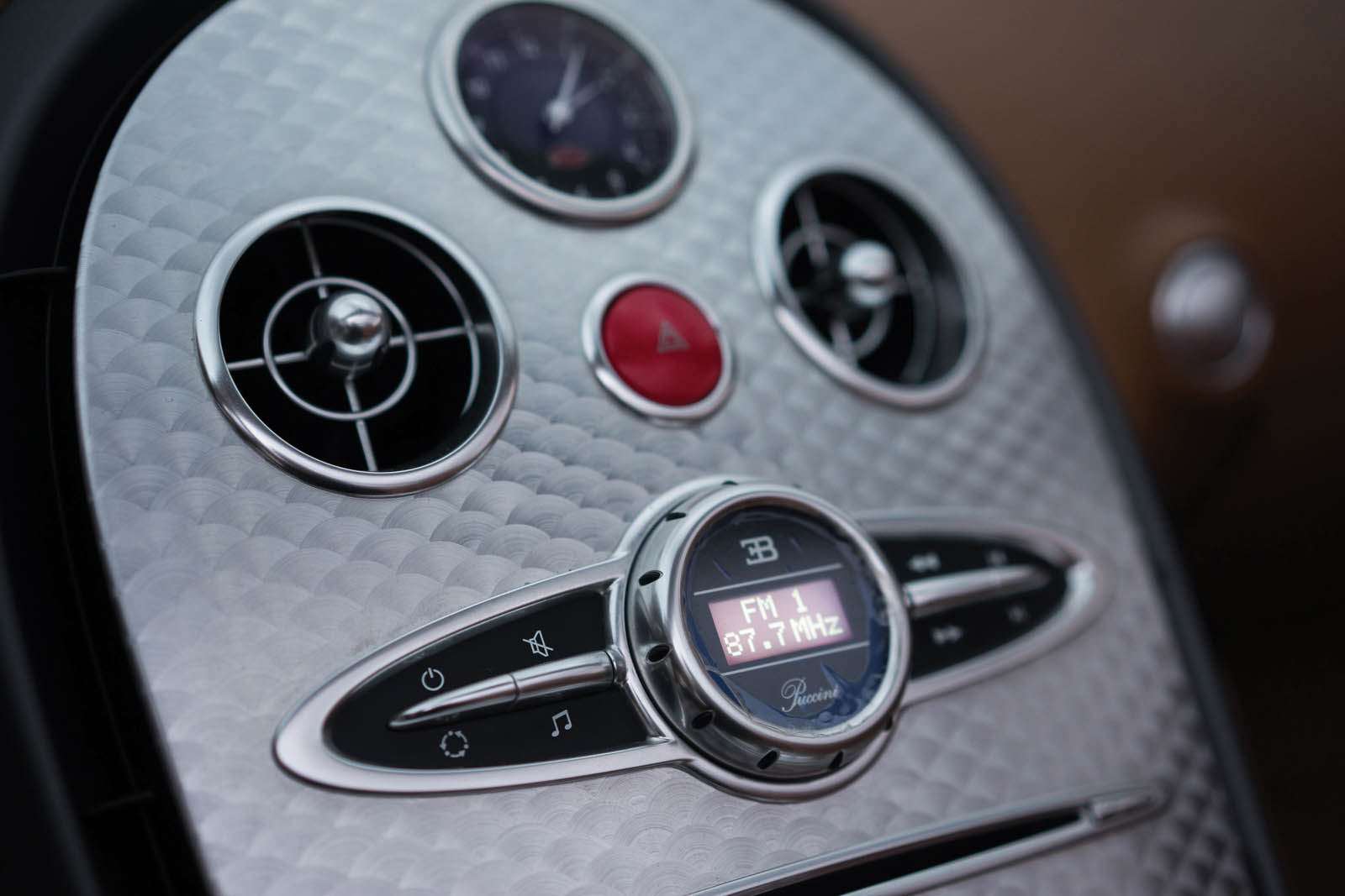 Bugatti_Veyron_Grand_Sport_for_sale_16