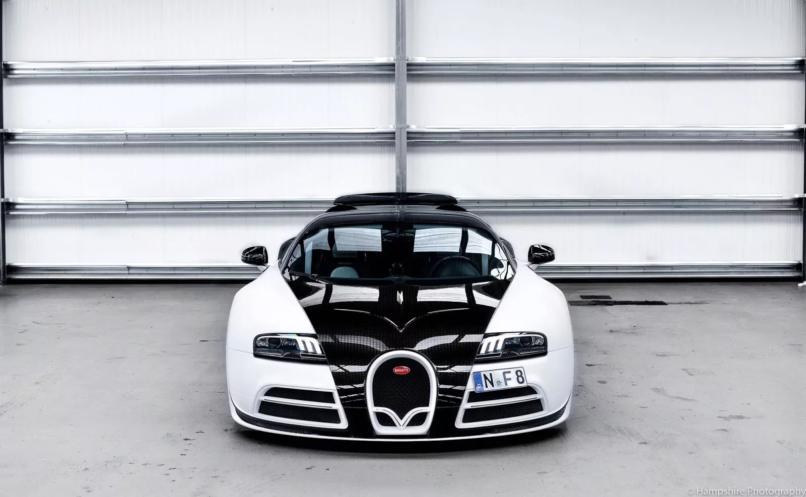 Bugatti_Veyron_Vivere_by_Mansory_02
