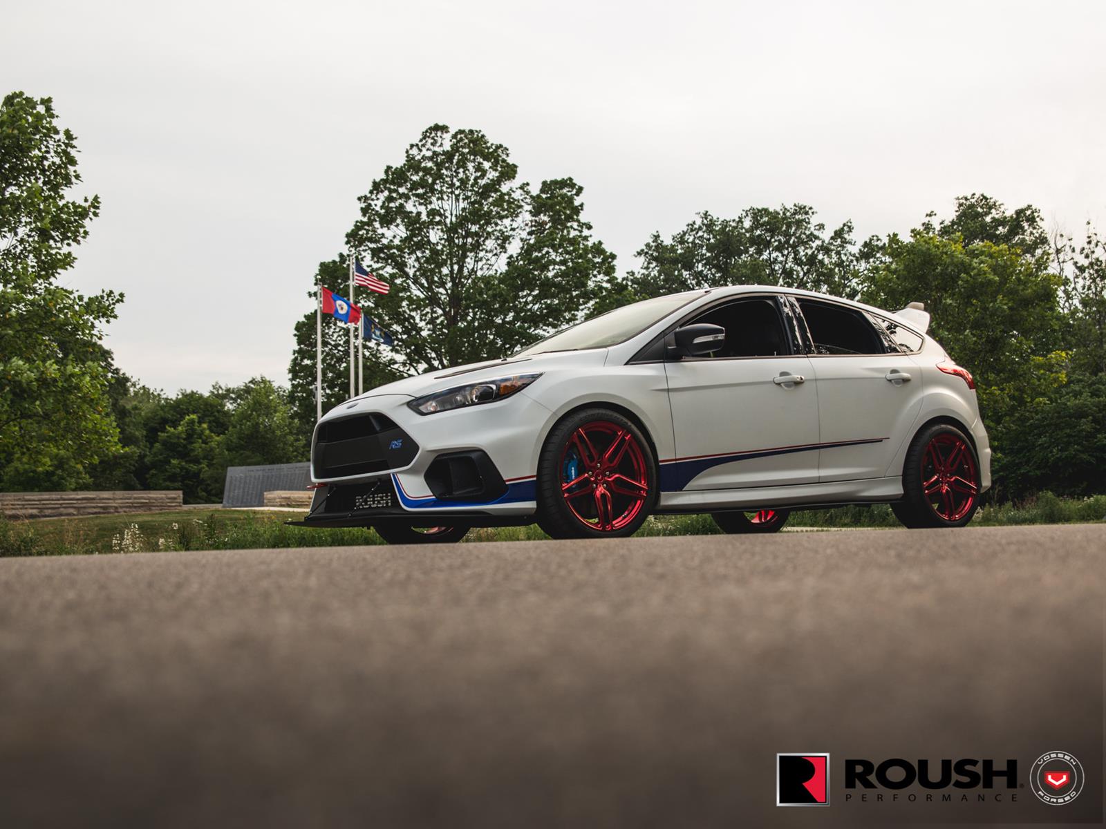 Ford_Focus_RS_by_Roush_Vossen_Wheels_09