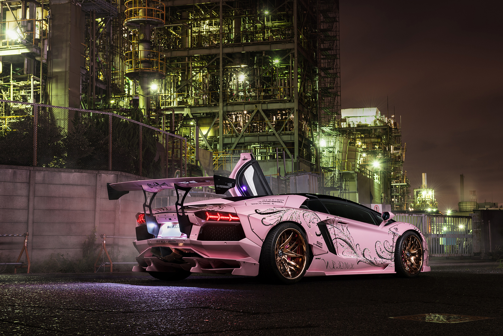 Forgiato_pink_Lamborghini_Aventador_3
