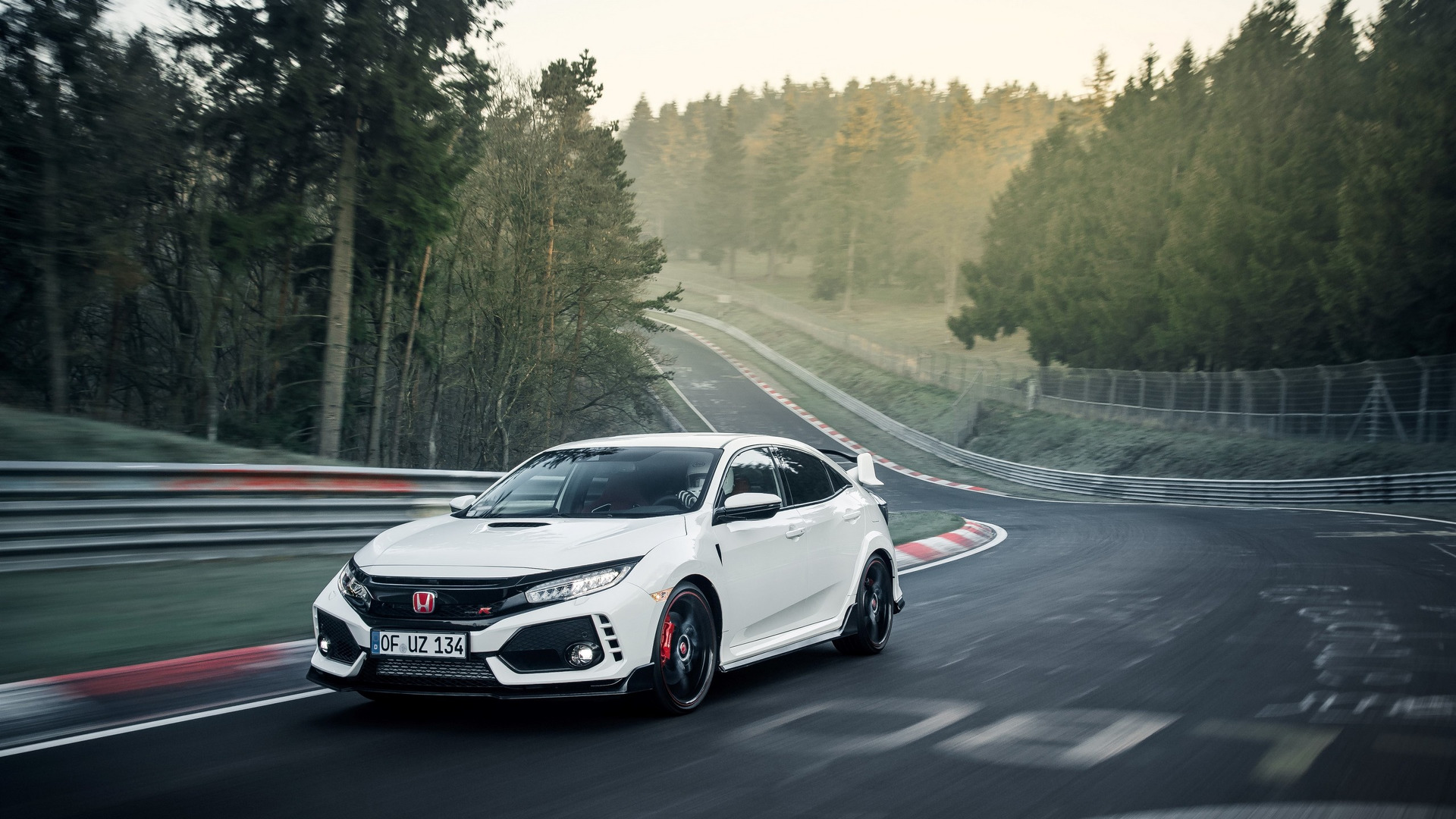 2017 HONDA CIVIC TYPE R SETS NEW FRONT-WHEEL DRIVE LAP RECORD AT NURBURGRING