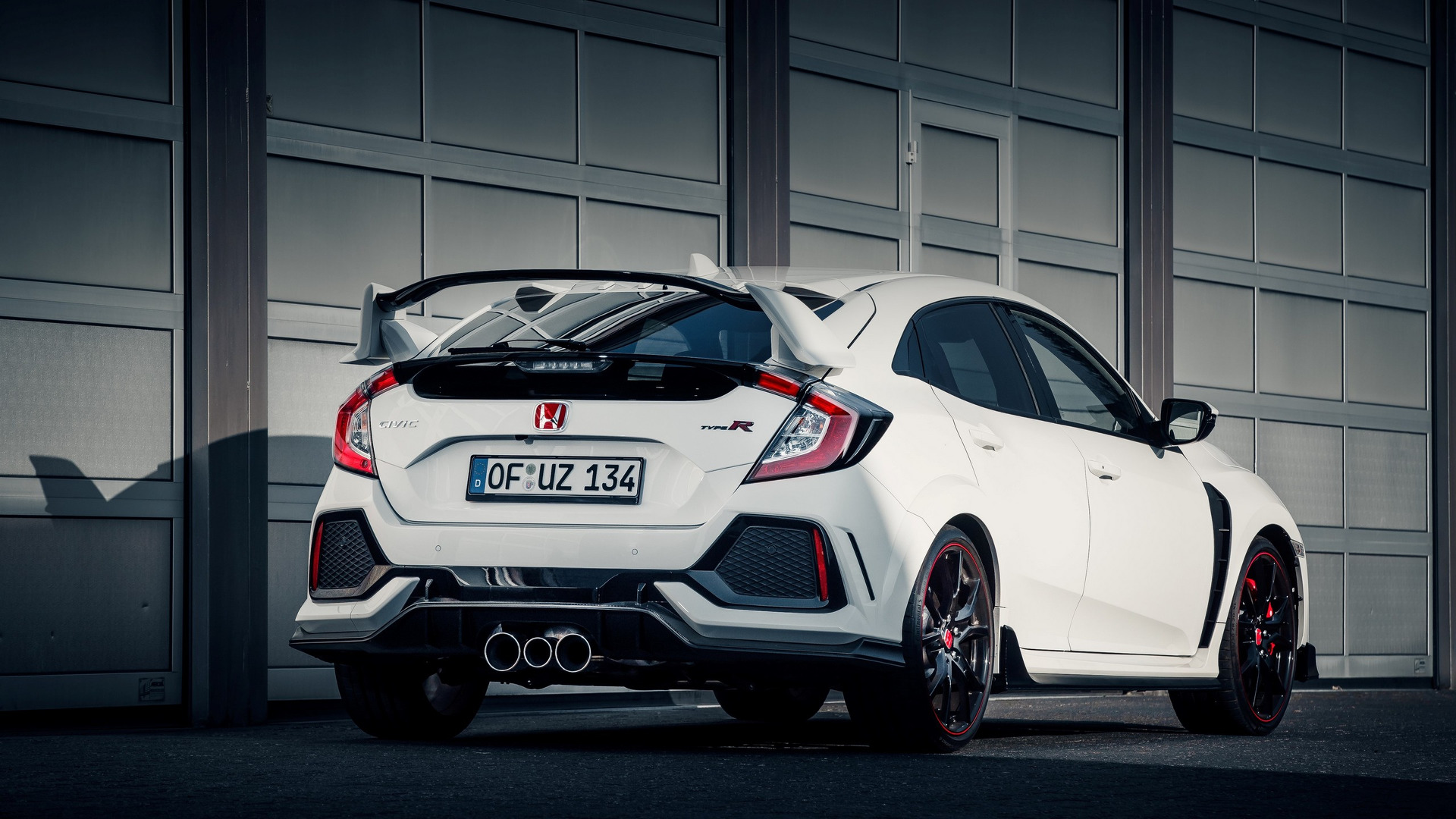 2017 HONDA CIVIC TYPE R SETS NEW FRONT-WHEEL DRIVE LAP RECORD AT NURBURGRING