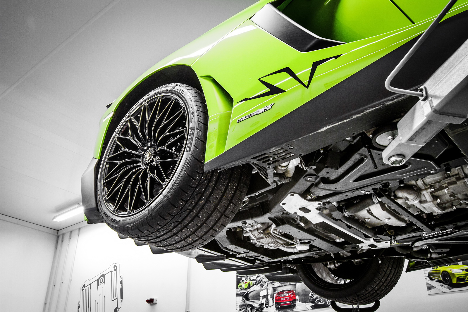 Lamborghini_Aventador_SV_by_Mcchip-DKR_12