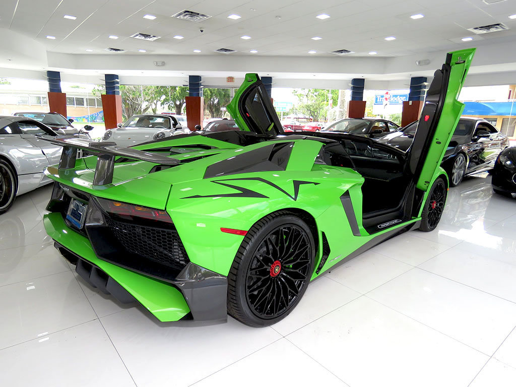 Lamborghini_Aventador_SV_Roadster_for_sale03