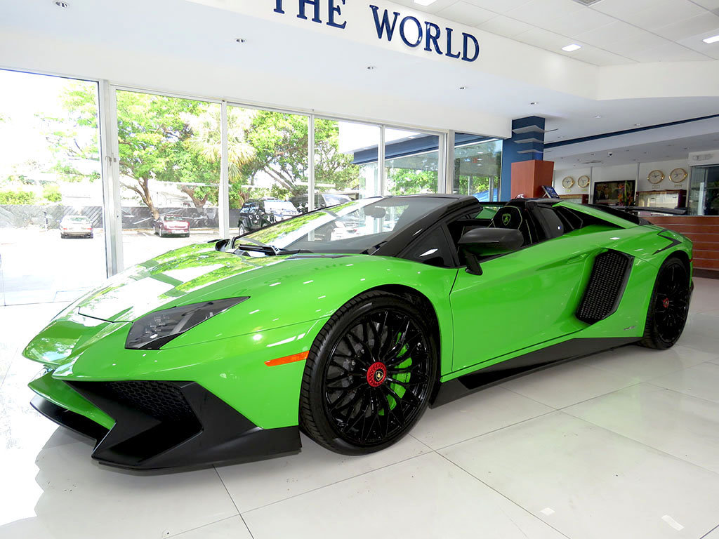 Lamborghini_Aventador_SV_Roadster_for_sale04