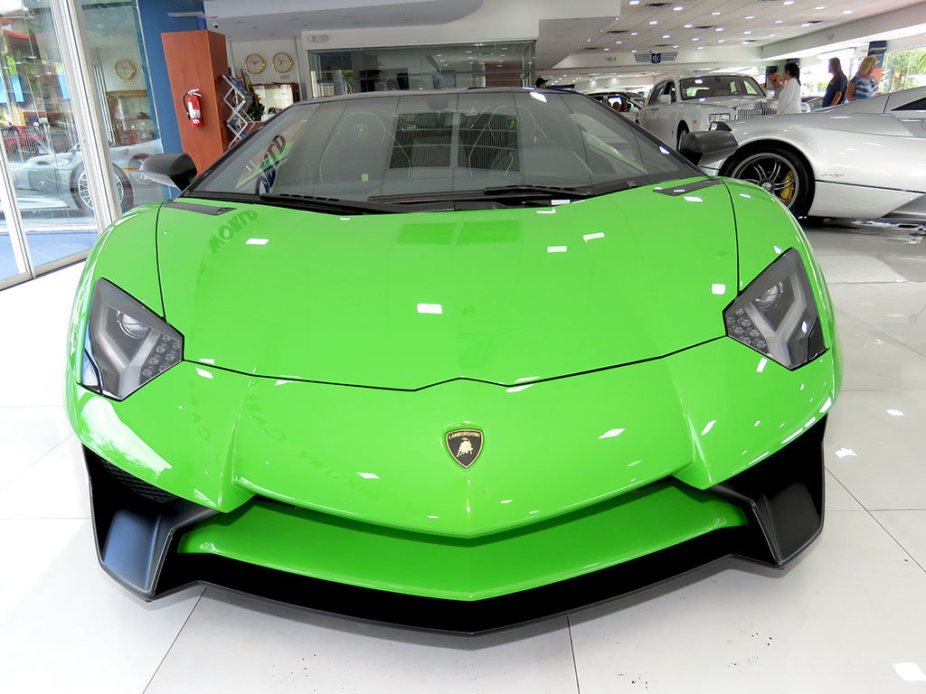 Lamborghini_Aventador_SV_Roadster_for_sale08