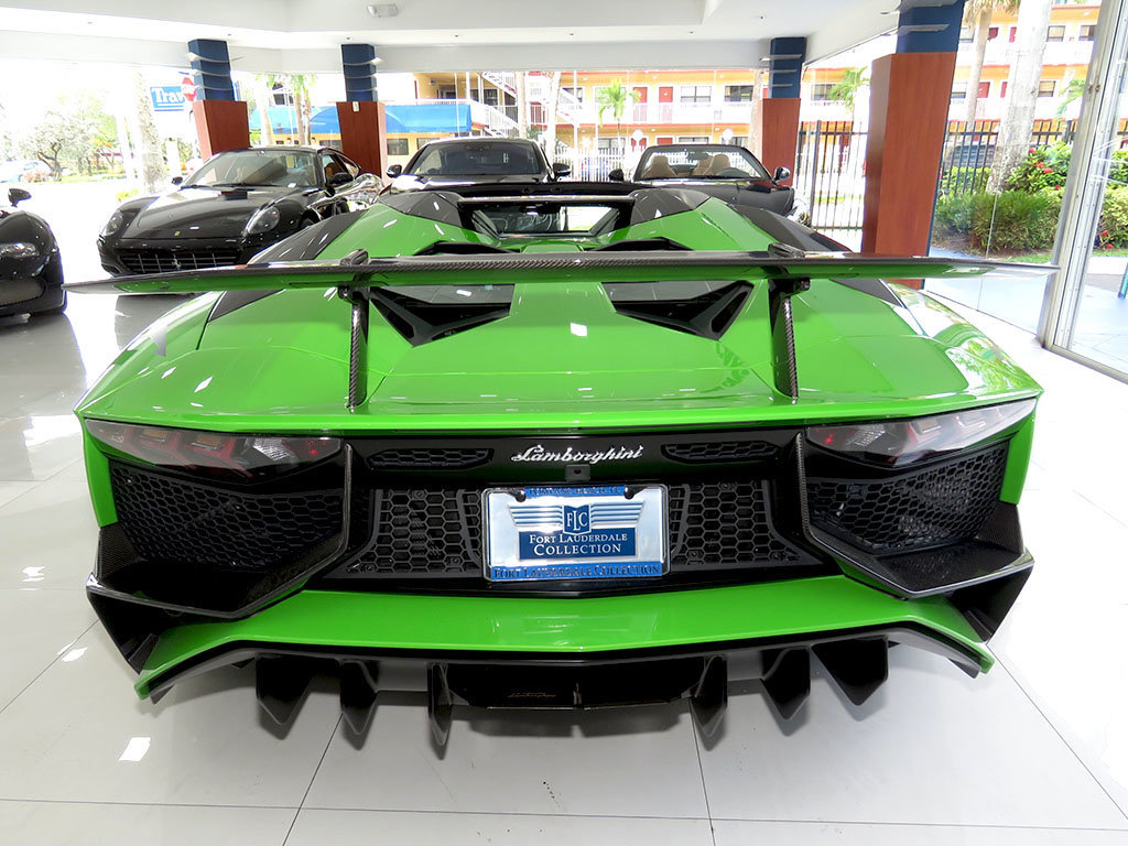 Lamborghini_Aventador_SV_Roadster_for_sale09