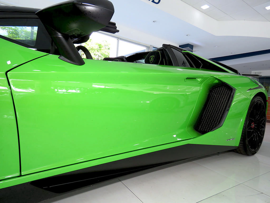 Lamborghini_Aventador_SV_Roadster_for_sale12