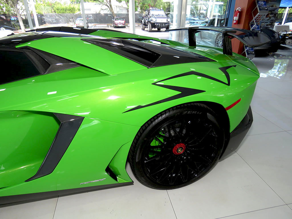 Lamborghini_Aventador_SV_Roadster_for_sale20