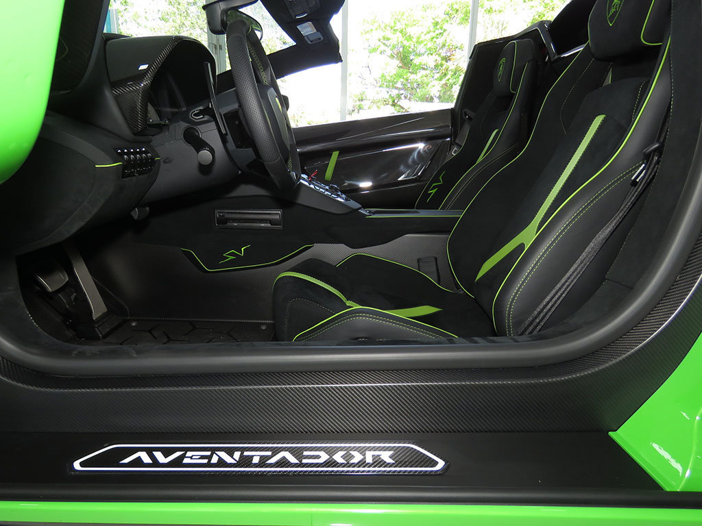 Lamborghini_Aventador_SV_Roadster_for_sale23